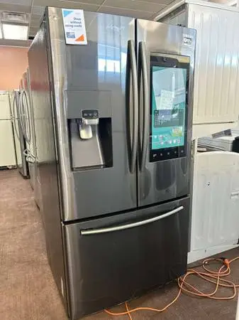 Samsung Smart Refrigerator – Touch Screen & WiFi Connectivity