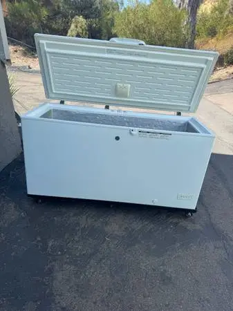 GE 15.7 cubic Deep chest freezer (free local delivery)