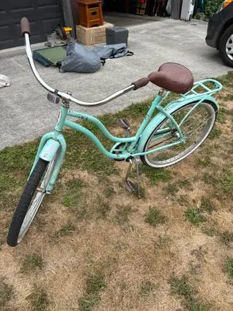 Schwinn Beach Cruiser Bike W/Rear Rack