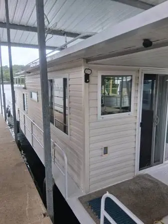 House boat for sale