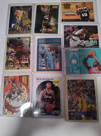 *NBA 10 CARDS STARS AND ROOKIES LOT B112