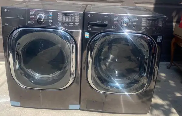 Lg Turbo Steam jumbo front load washer and gas dryer