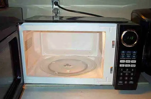 MICROWAVE Sunbeam w Glass Turntable Counter Top Black 0.9 Cubic Feet