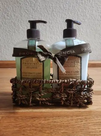 2 pc set - Hand Wash & Lotion