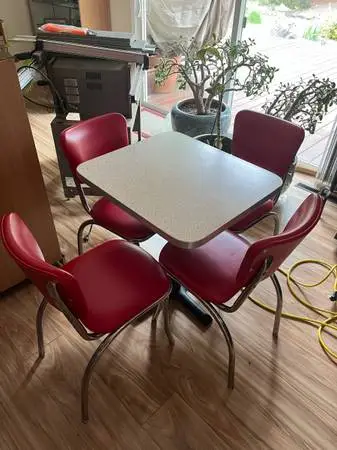 Retro 50’s dinette set