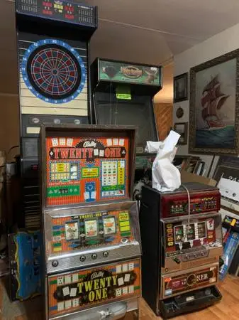 Looking to buy slot machines any condition