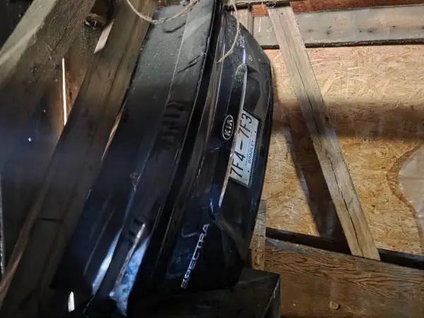 06 Kia Spectra Trunk Deck