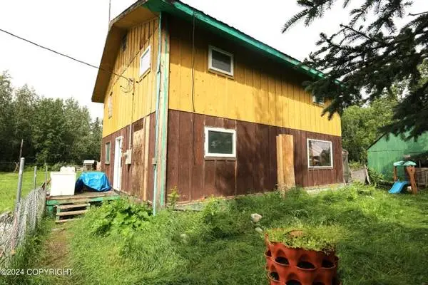 HOME IN RURAL ALASKA! (49 Mespelt Avenue)