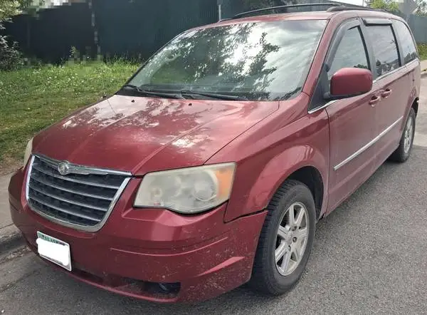 2010 Chrysler Town & Country family van
