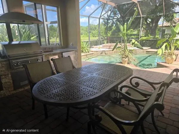 Robb and Stucky Outdoor Dining Set