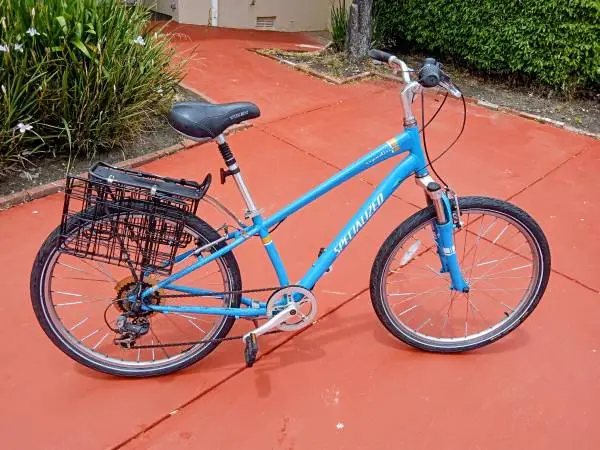 Specialized ~ Expedition, 7-speed lightweight bike!
