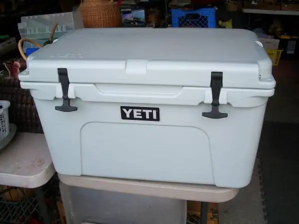 Yeti Tundra 45 Cooler NEW!