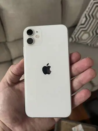 Unlocked iPhone 11 128GB- Excellent Condition- $125 Cash