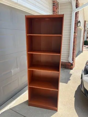 bookcase / Display Case