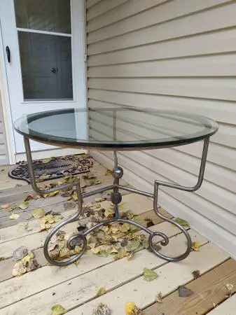 Vintage (indoor) Pierre Deux French provincial wrought iron table!