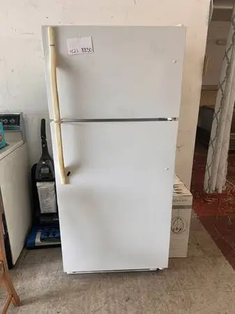White Top-Freezer Refrigerator
