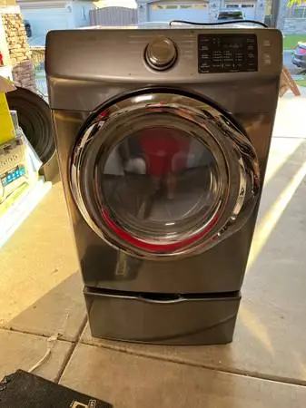 Samsung Gas dryer W/pedestal