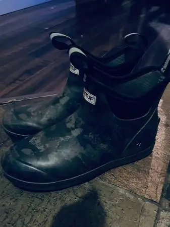 Xtra Tuf Rubber Boots (size 8)