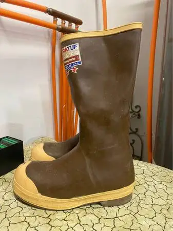 Mens XTRATUF Boots 7