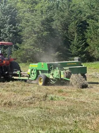 John Deere 348 Baler