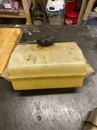 Briggs and Stratton gas tank