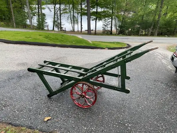🔴 Antique Longshoremen’s heavy freight moving truck. Brewery owners!