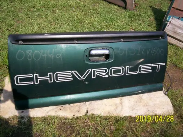 2001 Chevrolet truck tail gate