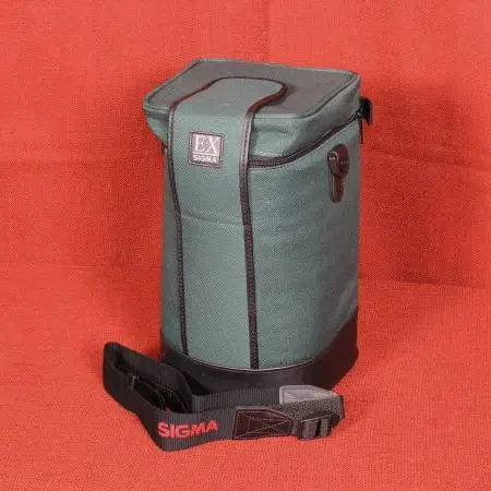 Large Sigma Lens Case In Excellent Condition