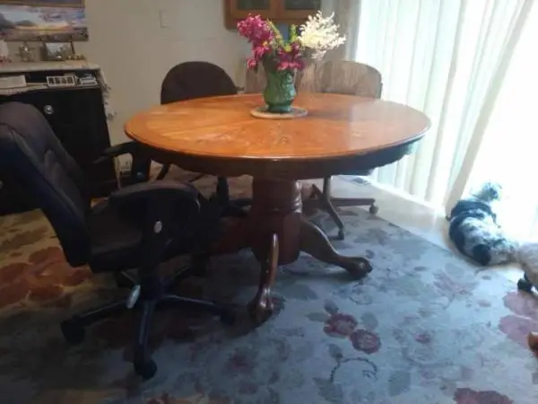 Large dining room table w/ leaf