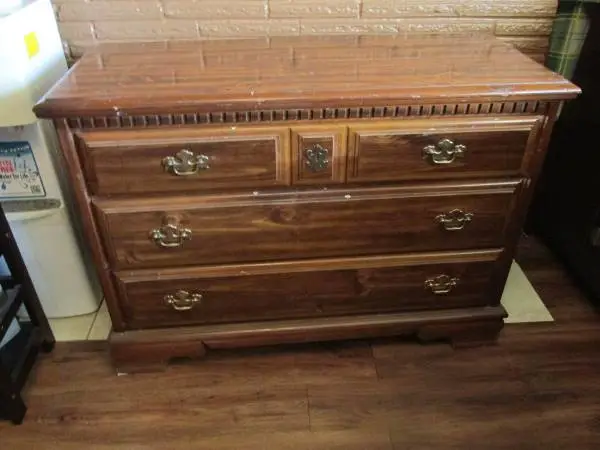 Very nice Wood DRESSER Chest of drawers