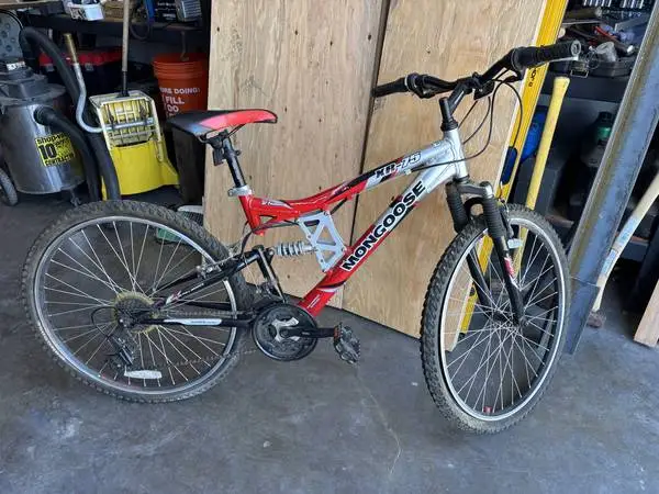 MONGOOSE XR-75 26 FULL SUSPENSION 21 SPEED MOUNTAIN BIKE