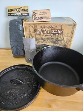 Lodge Lewis & Clark Commemorative Camp Dutch Oven & Cover