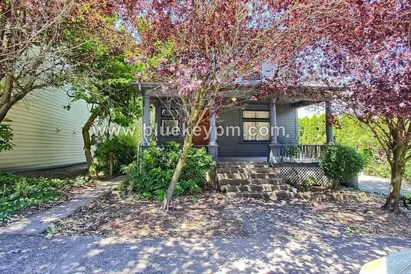 2 Bed, 1 Bath Remodeled Unit Near OHSU and Portland VA Medical Center