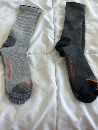 Brand New Winter Gloves, Men’s Socks Plus T-Shirt
