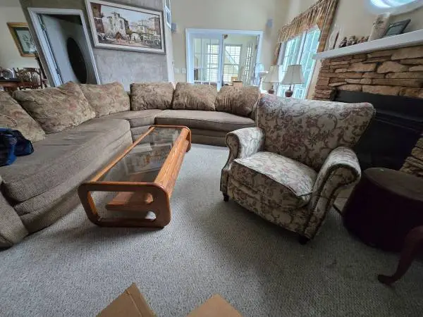East Windsor CT Estate Sale – Art, Pottery, Furniture, Decor & More!