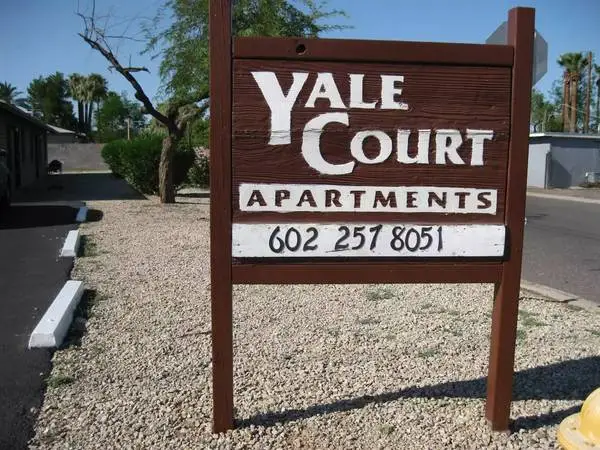 Travelling by bus? Were near the line! 2 br / 1 ba!