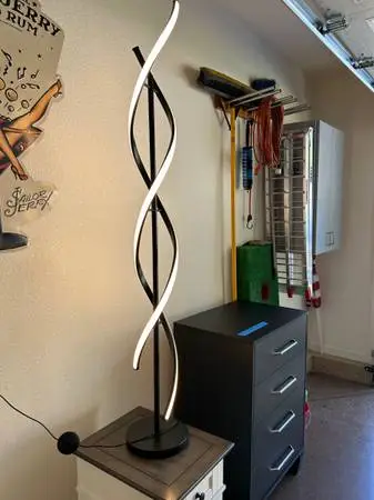 Floor lamp