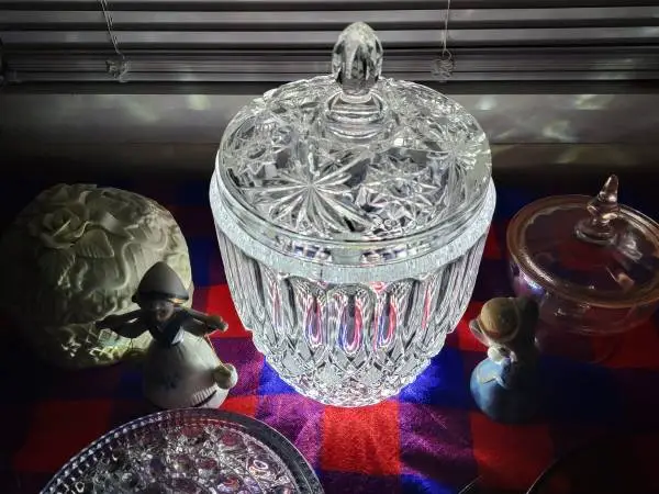 HUGE ANTIQUE CRYSTAL JAR - 8X12 INCHES & NEARLY 10 LBS