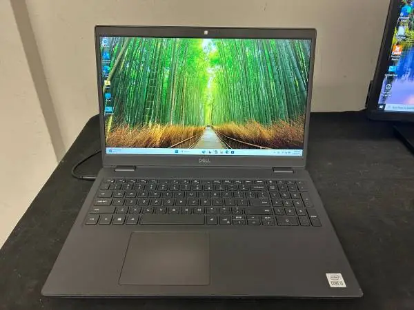 *CRS* 15.6 10th gen i5 Quad @ 4.2ghz,8GB RAM, 256gb SSD, CCards ok