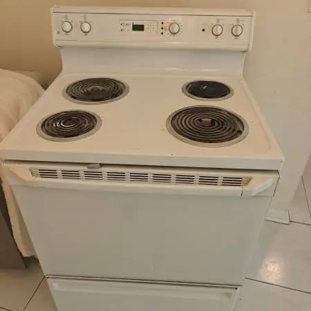 GE Range - Stove - Self Cleaning