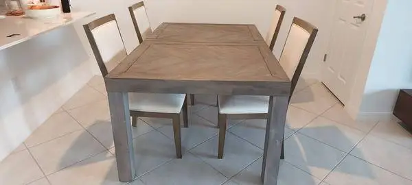 DINING TABLE WITH CHAIRS