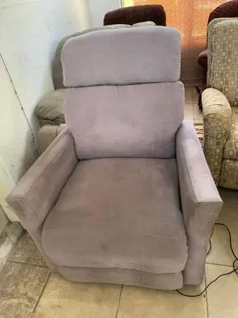 Slimline Electric Recliner in Excellent Condition
