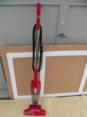 LIKE NEW PELONIS 3 IN 1 ELECTRIC BROOM