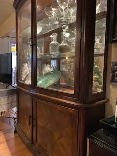 China Cabinet & Hutch