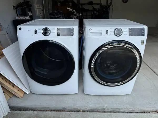 GE Washer and Dryer - Latest gen.