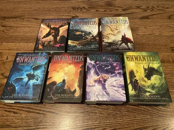 THE UNWANTEDS SERIES by Lisa McMann 1- 7 BOOKS ~ AGES 8-12