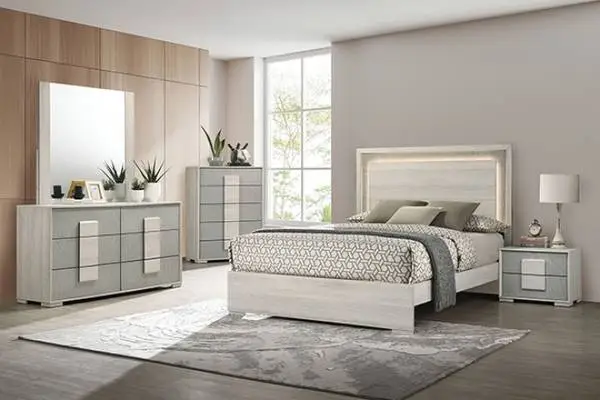 New 4pc Wood Q Bedroom Set