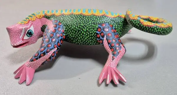 Lizard, WOOD CARVING, HAND PAINTED, Authentic Alebrije