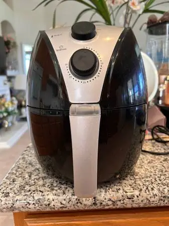 2.5QT Hot Air Fryer.