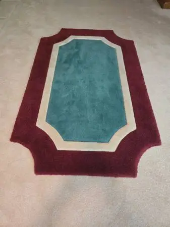 Modern area rug, 3.5x5.5, thick, CLEAN, scalloped round corners,